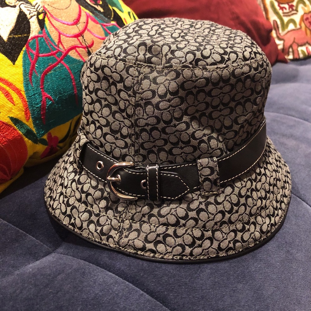 Coach logo bucket hat